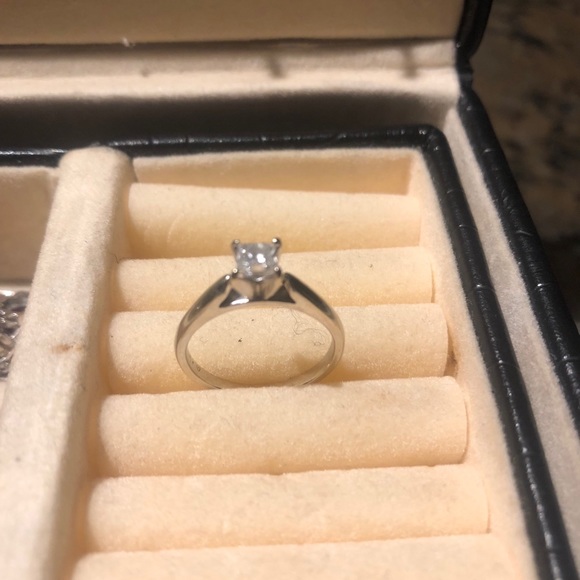 Princess cut diamond ring - Picture 3 of 4